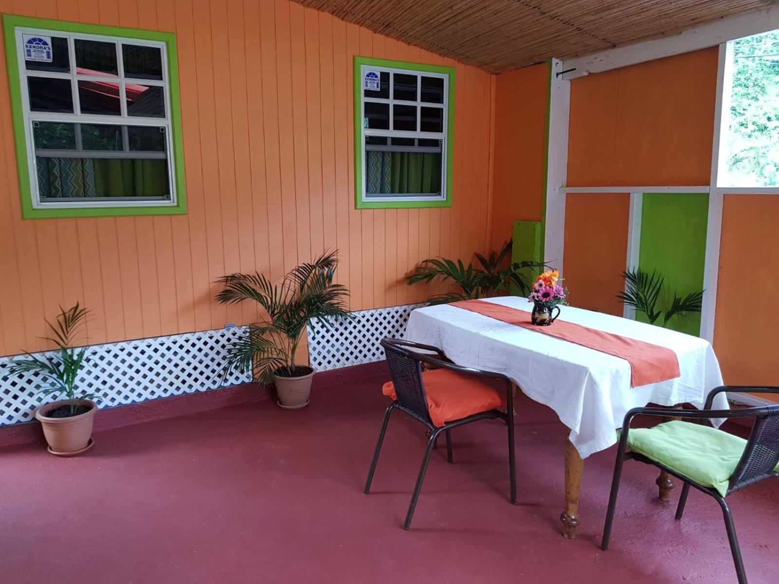 Salz Cozy Inn Roseau Eksteriør billede